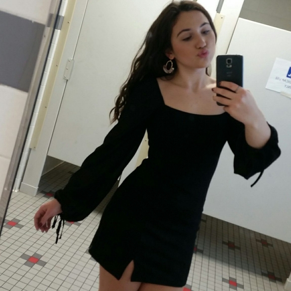 Meet your Posher, Isabelle - Picture 4 of 5